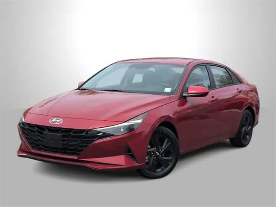 2022 Hyundai Elantra SEL photo 1