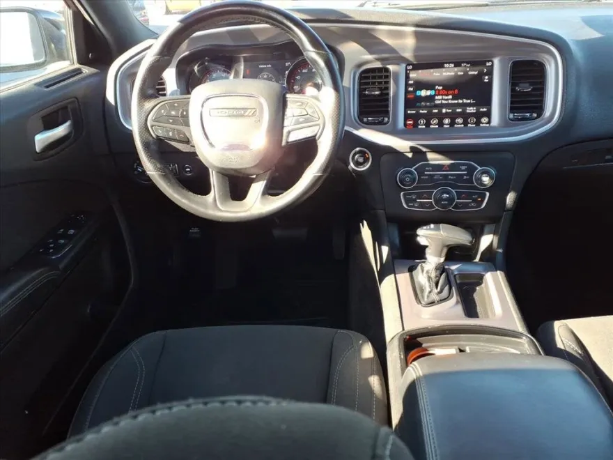 2019 Dodge Charger SXT photo 1