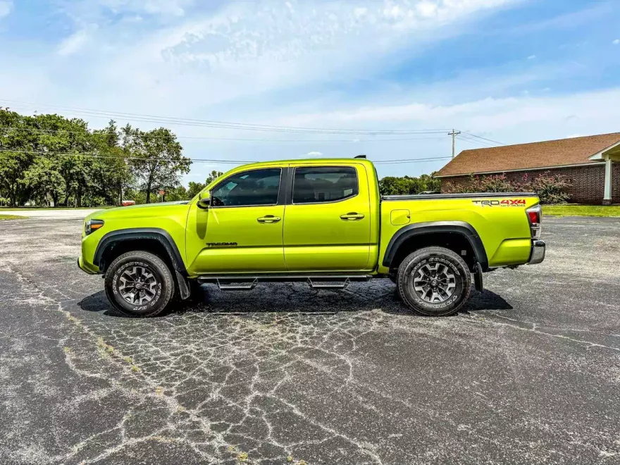 2023 Toyota Tacoma 4x4 SR photo 1