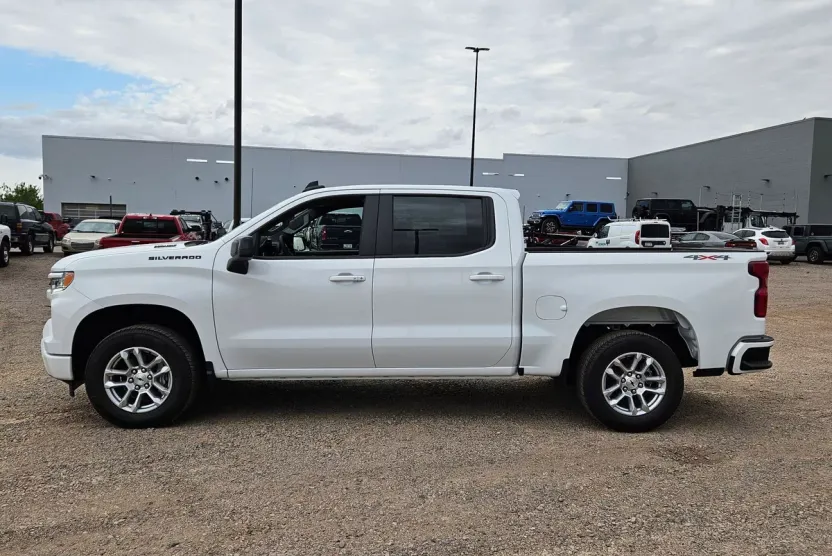 2025 Chevrolet Silverado 1500 RST photo 1