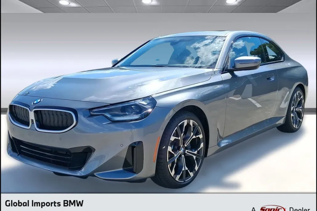 2025 Bmw 230i Coupe photo 1