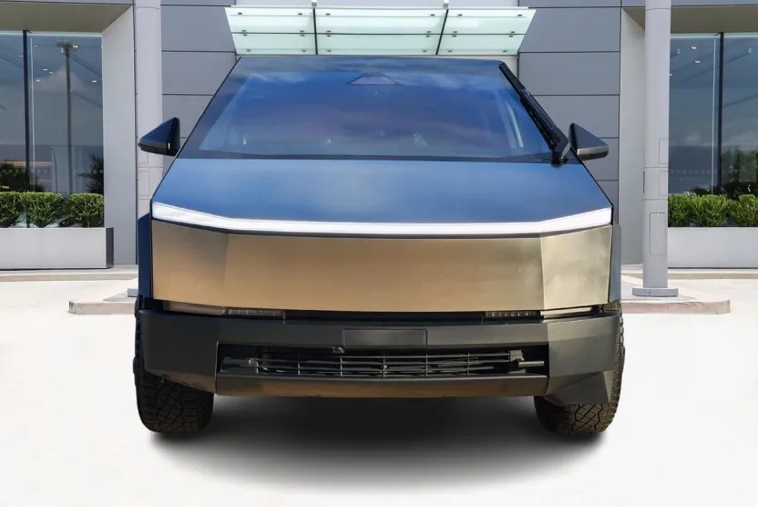 2024 Tesla Cybertruck photo 1