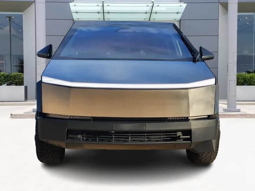 2024 Tesla Cybertruck photo 1