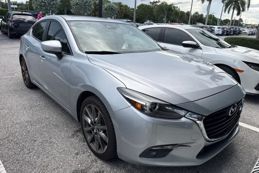 2018 Mazda Mazda3 Grand Touring photo 1