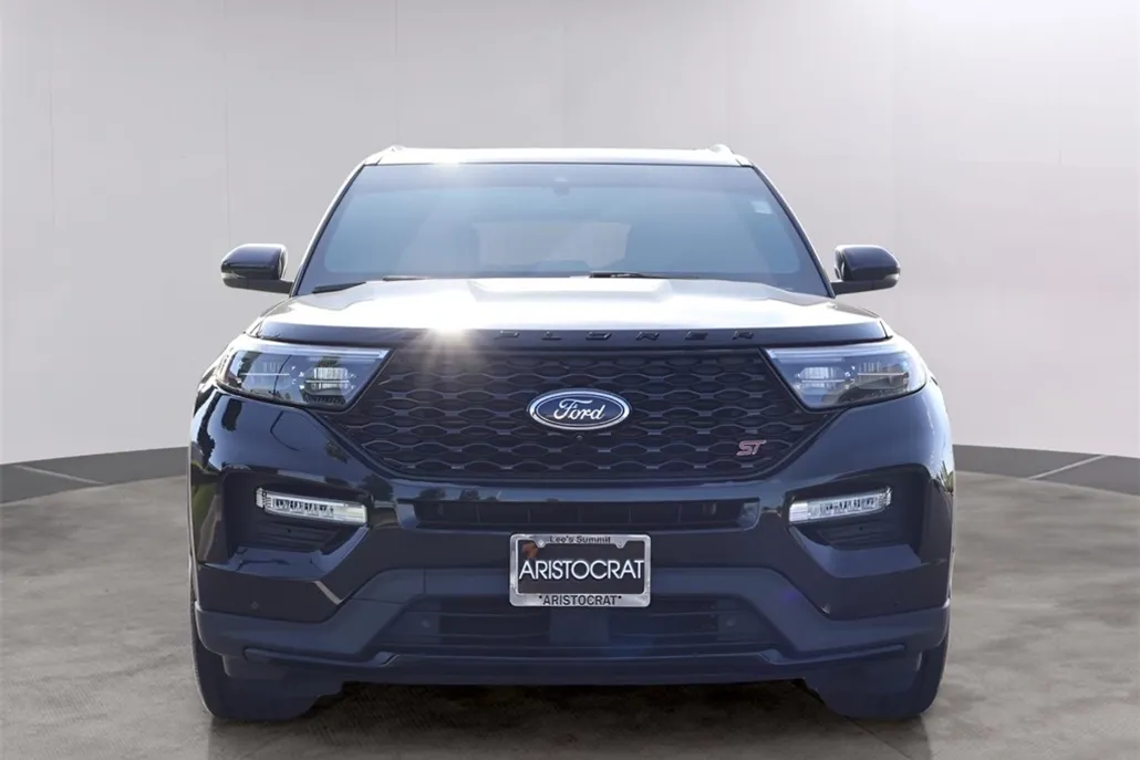 2021 Ford Explorer ST photo 1
