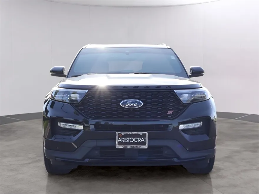 2021 Ford Explorer ST photo 1