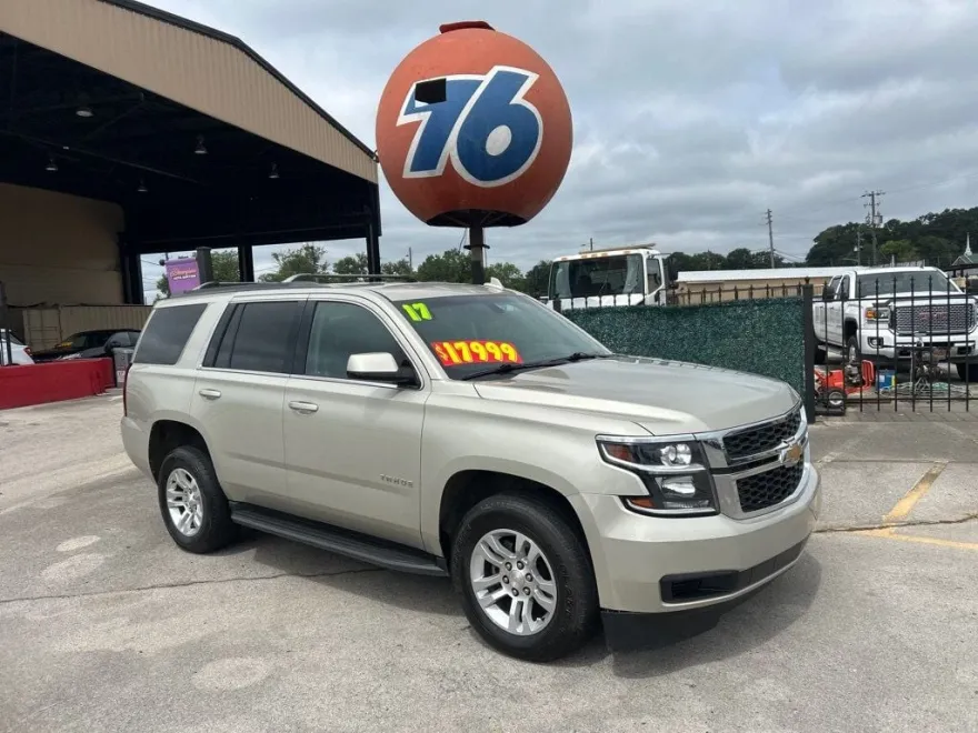 2017 Chevrolet Tahoe LS photo 1