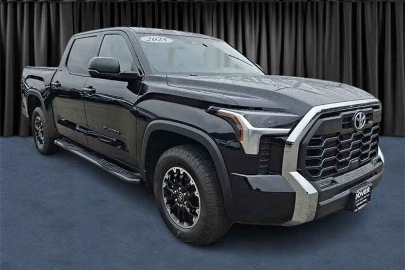 2025 Toyota Tundra SR5 CrewMax photo 1