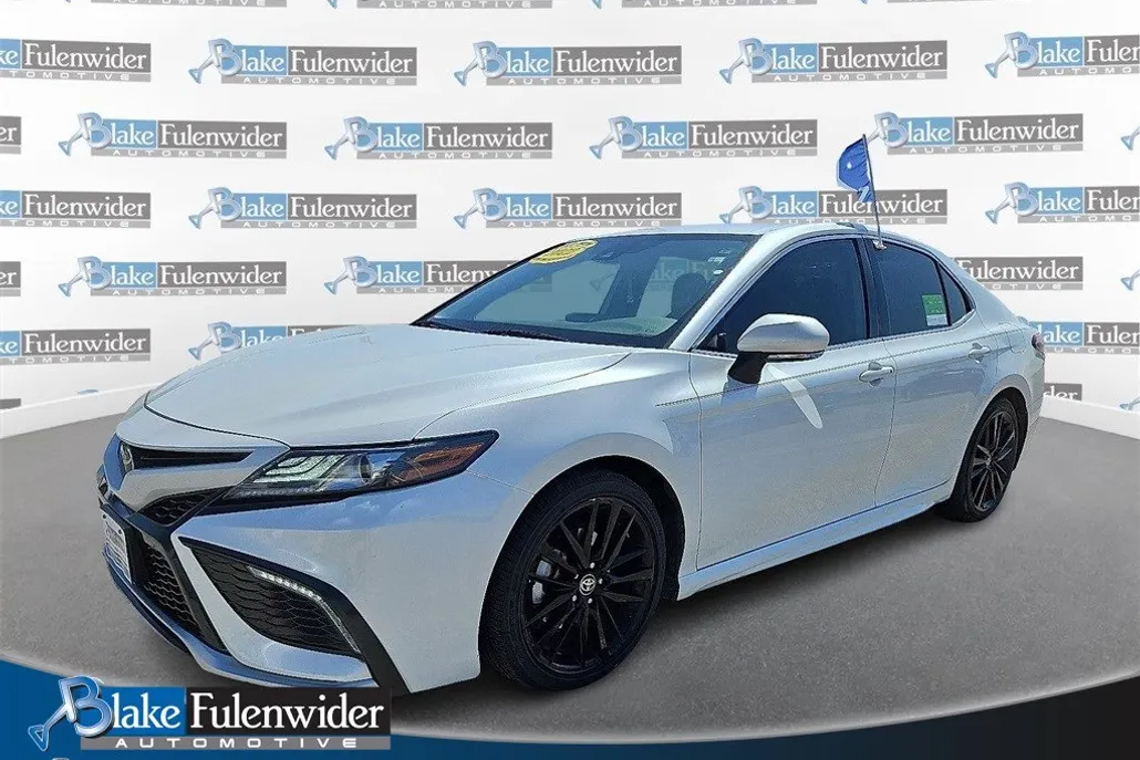 2022 Toyota Camry XSE photo 1