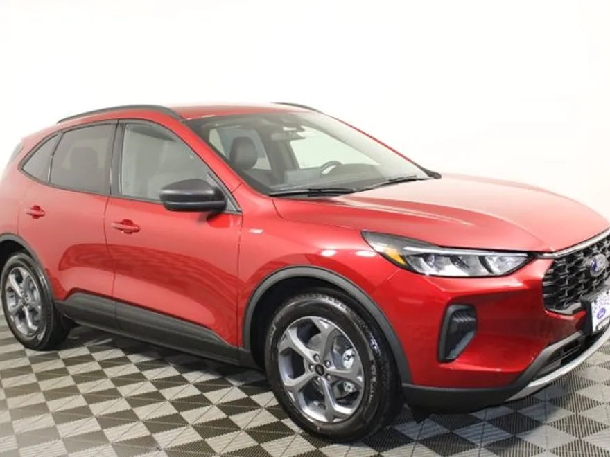 2025 Ford Escape ST-Line photo 1