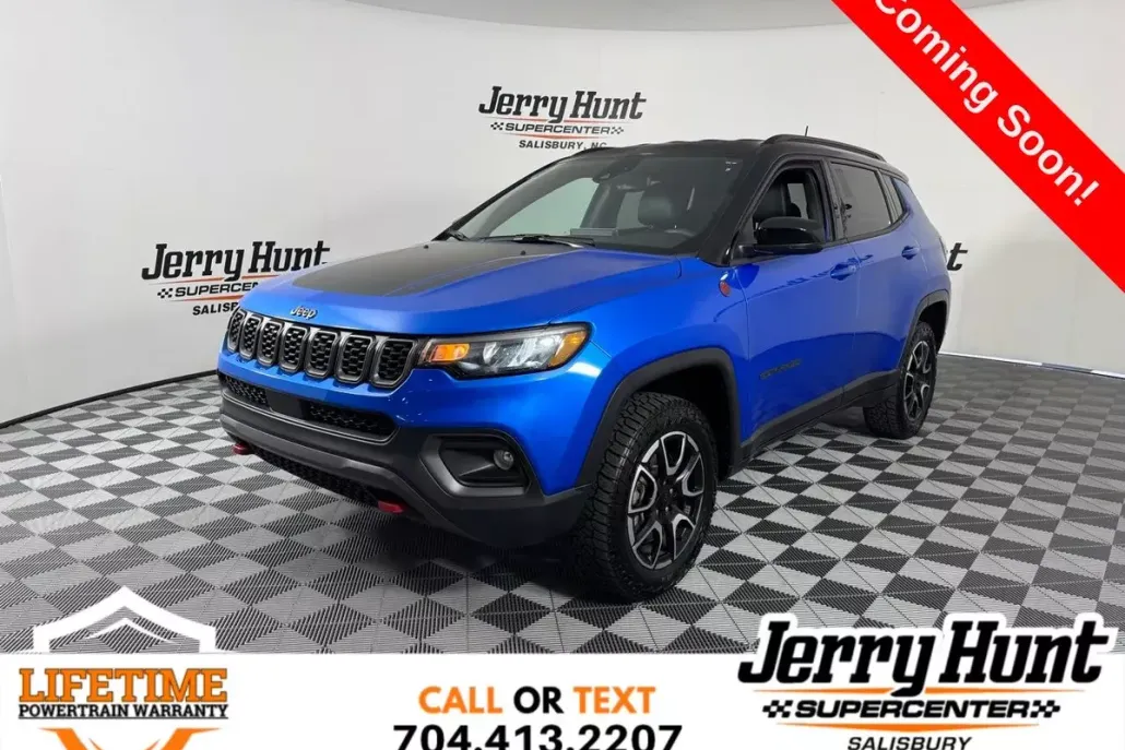 2024 Jeep Compass Trailhawk photo 1