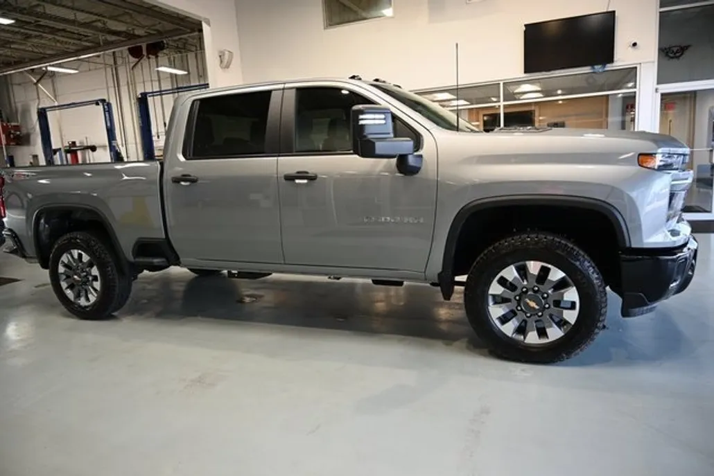 2026 Chevrolet Silverado 2500HD photo 1