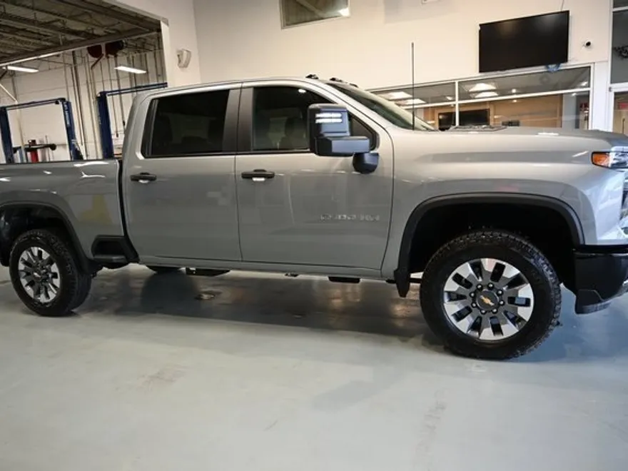 2026 Chevrolet Silverado 2500HD photo 1