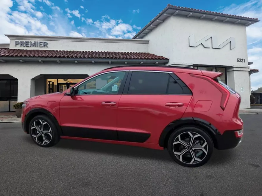 2024 Kia Niro Plug-In Hybrid SX photo 1