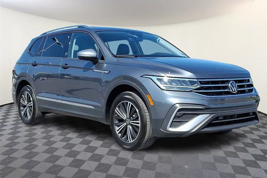 2024 Volkswagen Tiguan Wolfsburg Edition photo 1