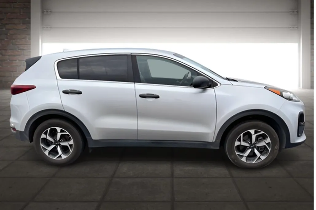 2020 Kia Sportage LX photo 1