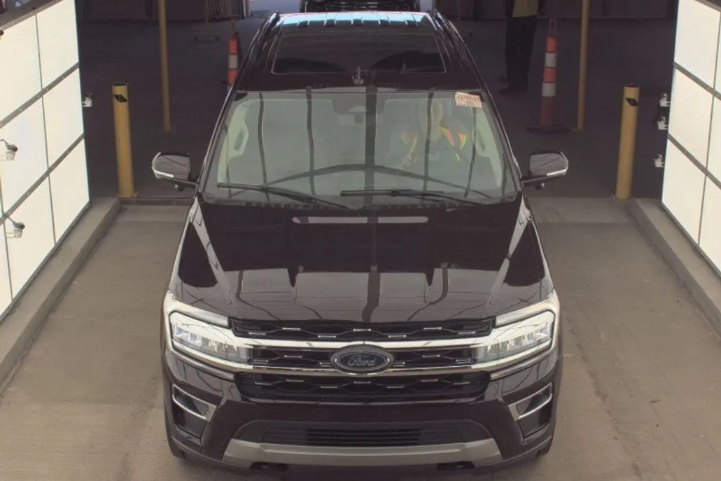 2023 Ford Expedition Limited photo 1