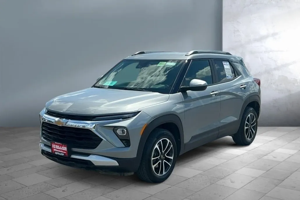 2025 Chevrolet Trailblazer LT photo 1