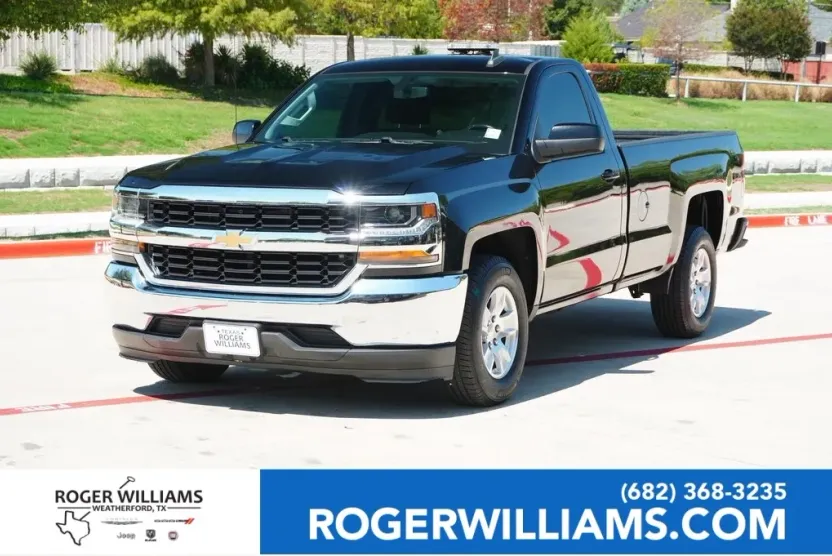 2017 Chevrolet Silverado 1500 LT photo 1