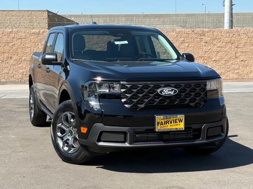 2025 Ford Maverick XLT photo 1