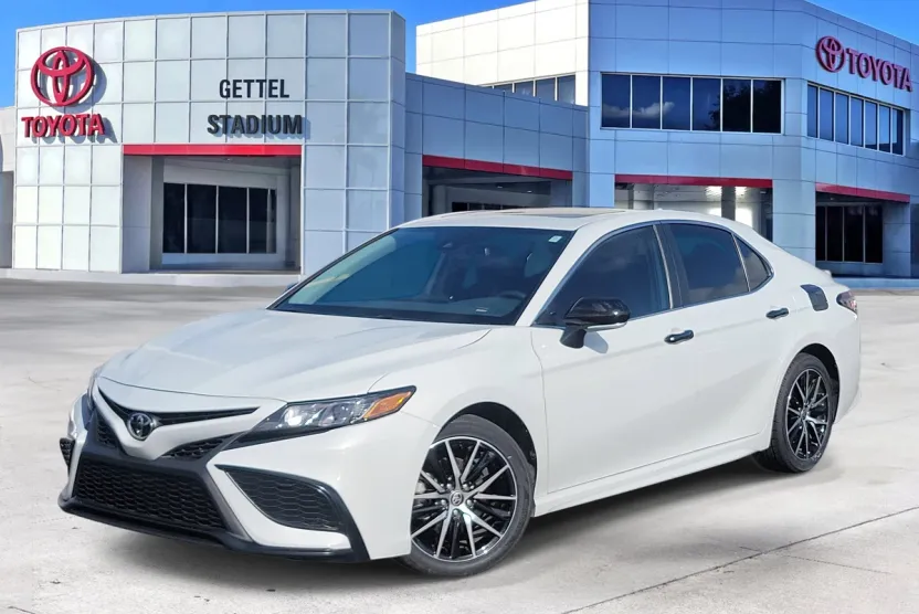 2024 Toyota Camry SE photo 1