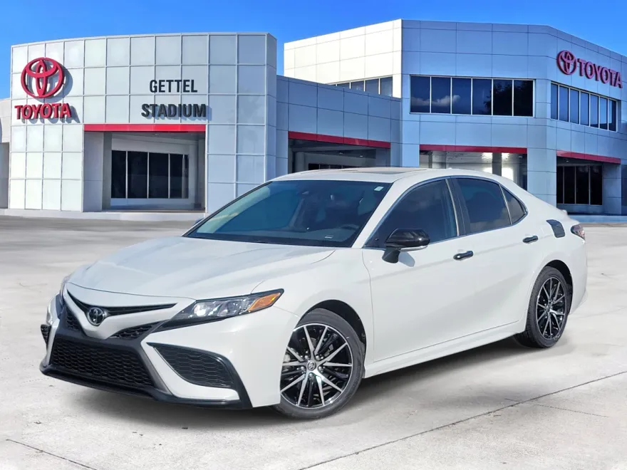 2024 Toyota Camry SE photo 1