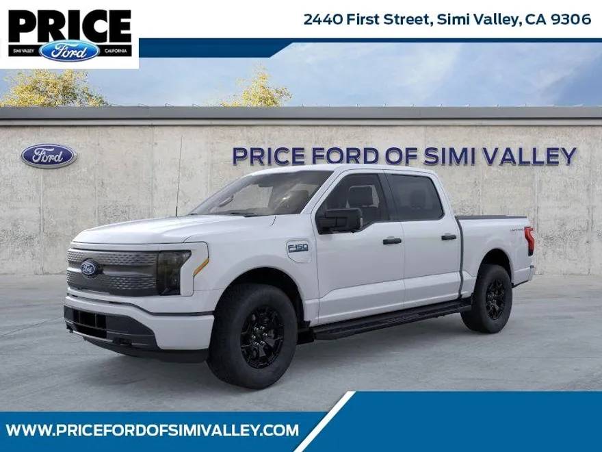 2025 Ford F-150 Lightning XLT photo 1