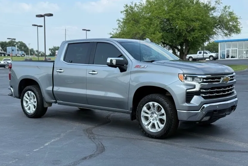 2023 Chevrolet Silverado 1500 LTZ photo 1