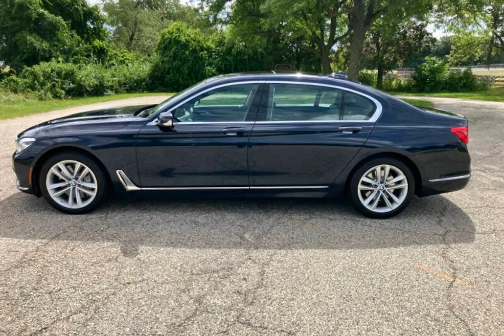 2016 Bmw 750i xDrive photo 1