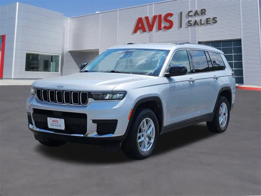 2023 Jeep Grand Cherokee Laredo photo 1