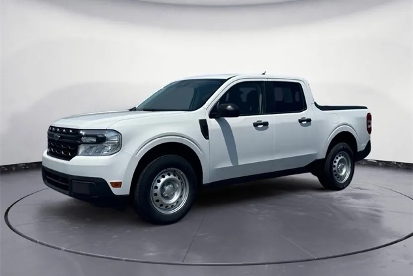 2025 Ford Maverick XL photo 1