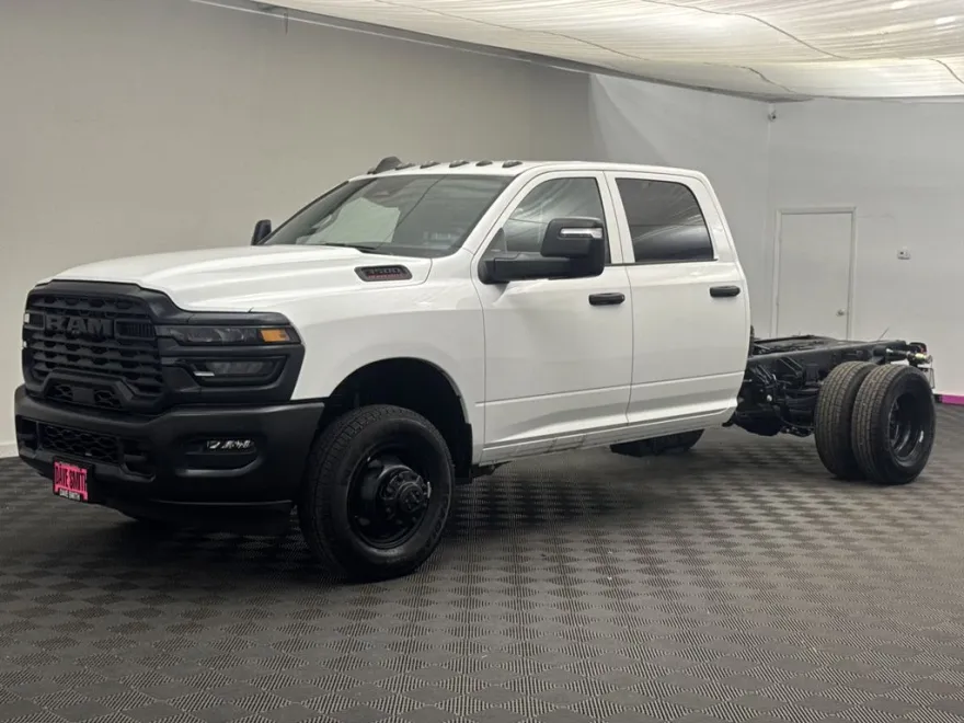 2025 Ram 3500 photo 1