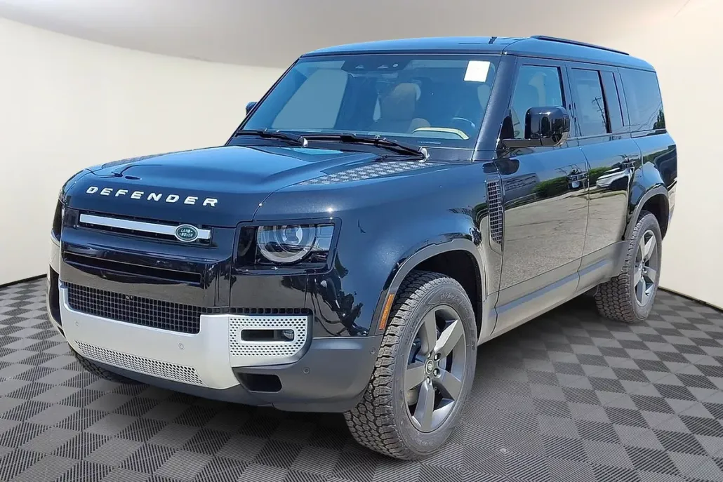 2025 Land Rover Defender S photo 1