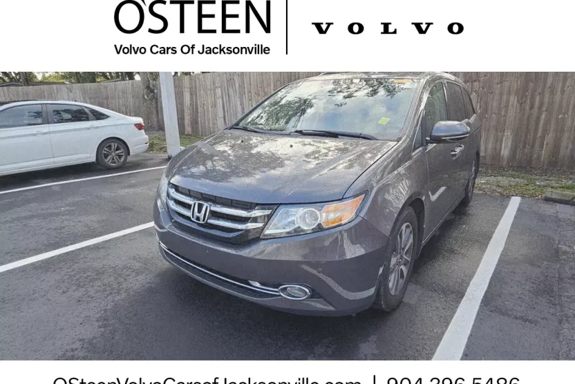 2015 Honda Odyssey Touring photo 1
