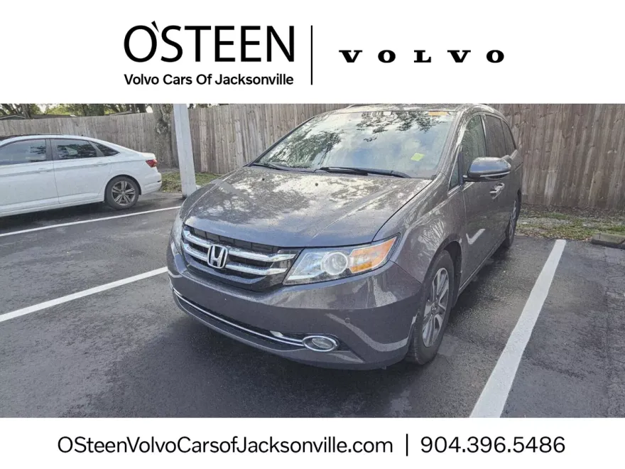 2015 Honda Odyssey Touring photo 1