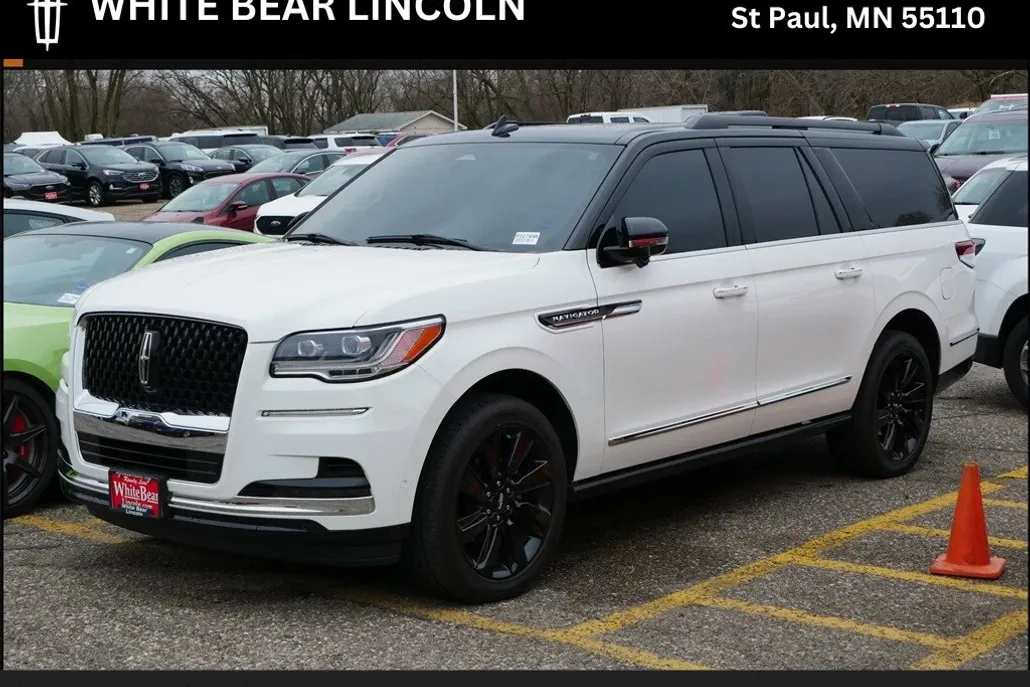 2024 Lincoln Navigator Black Label photo 1