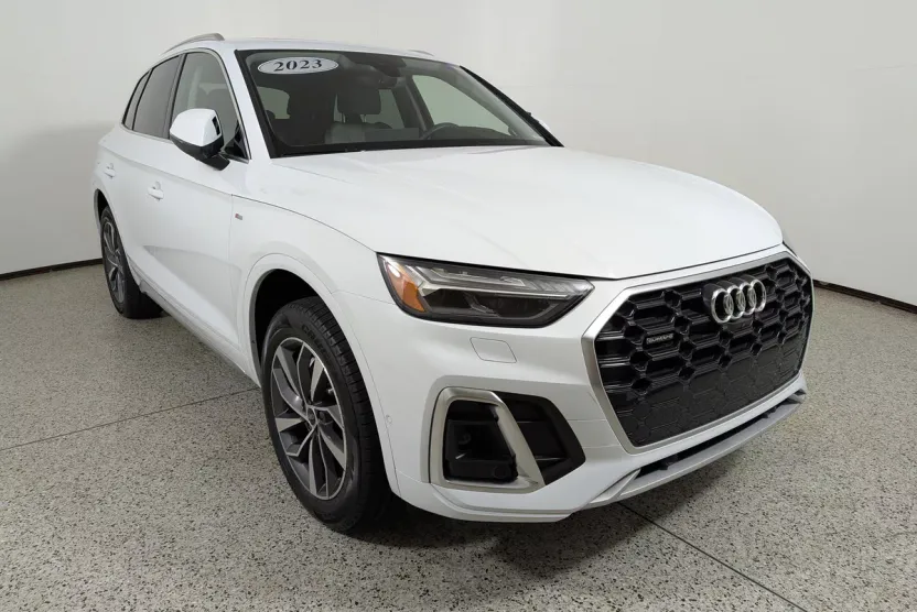 2023 Audi Q5 S line Prestige 45 TFSI Premium photo 1