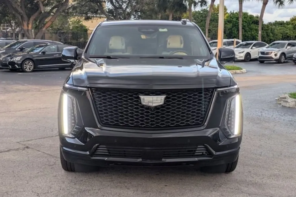 2025 Cadillac Escalade Sport Platinum photo 1