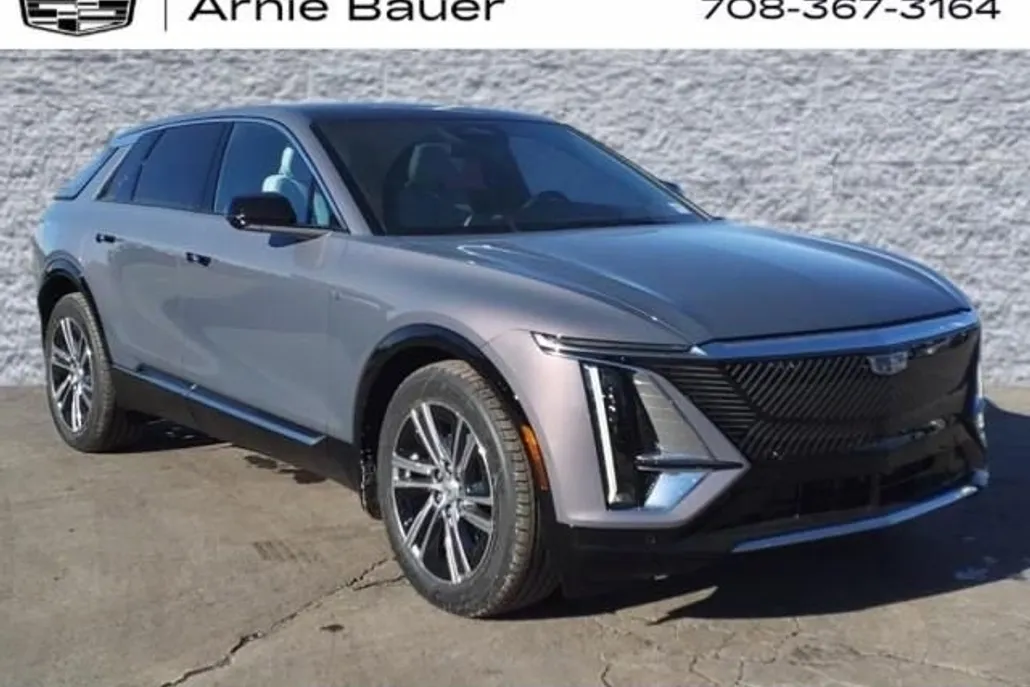 2025 Cadillac Lyriq Luxury photo 1