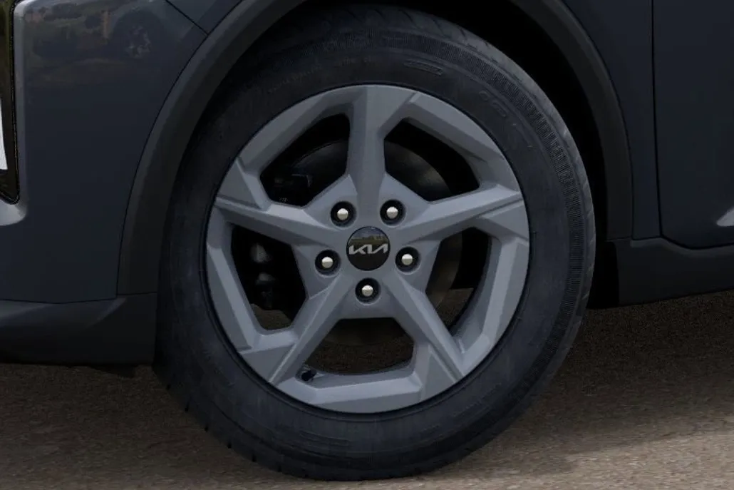 2025 Kia K4 LXS photo 1