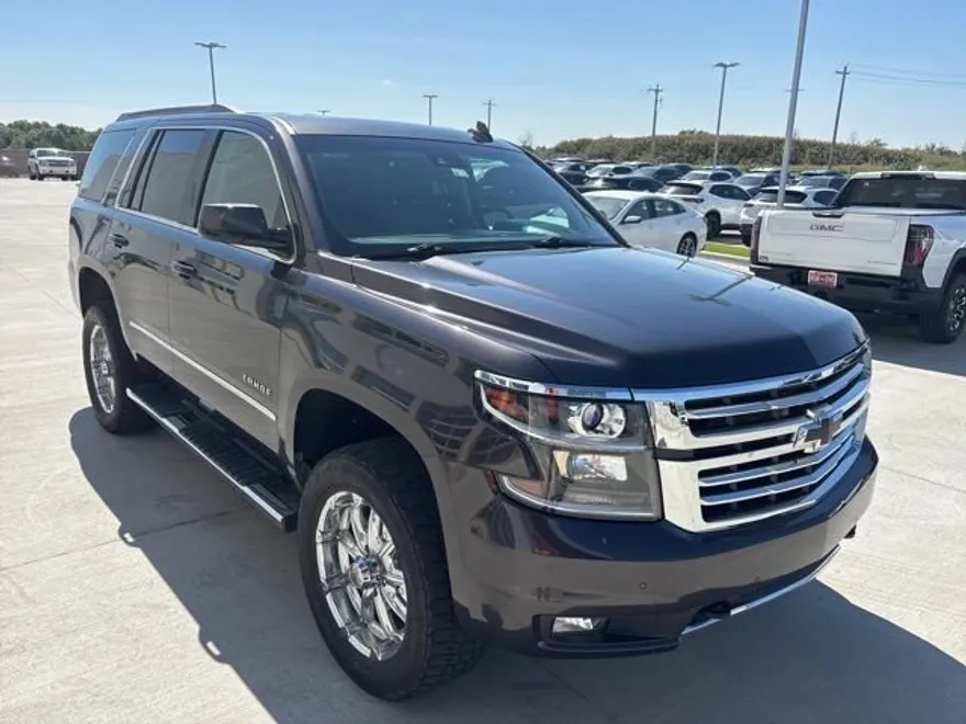 2016 Chevrolet Tahoe LT photo 1
