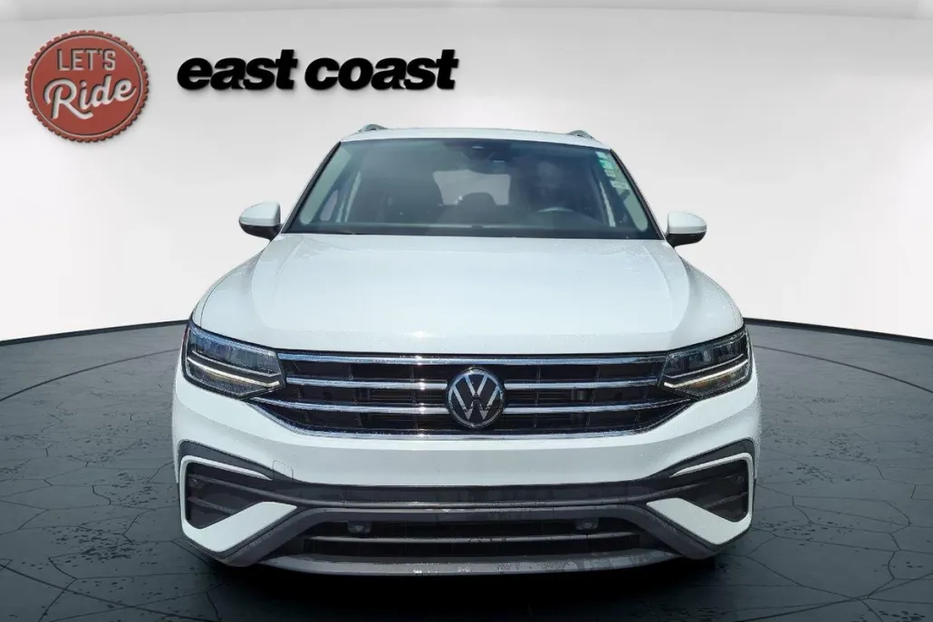 2022 Volkswagen Tiguan SE photo 1