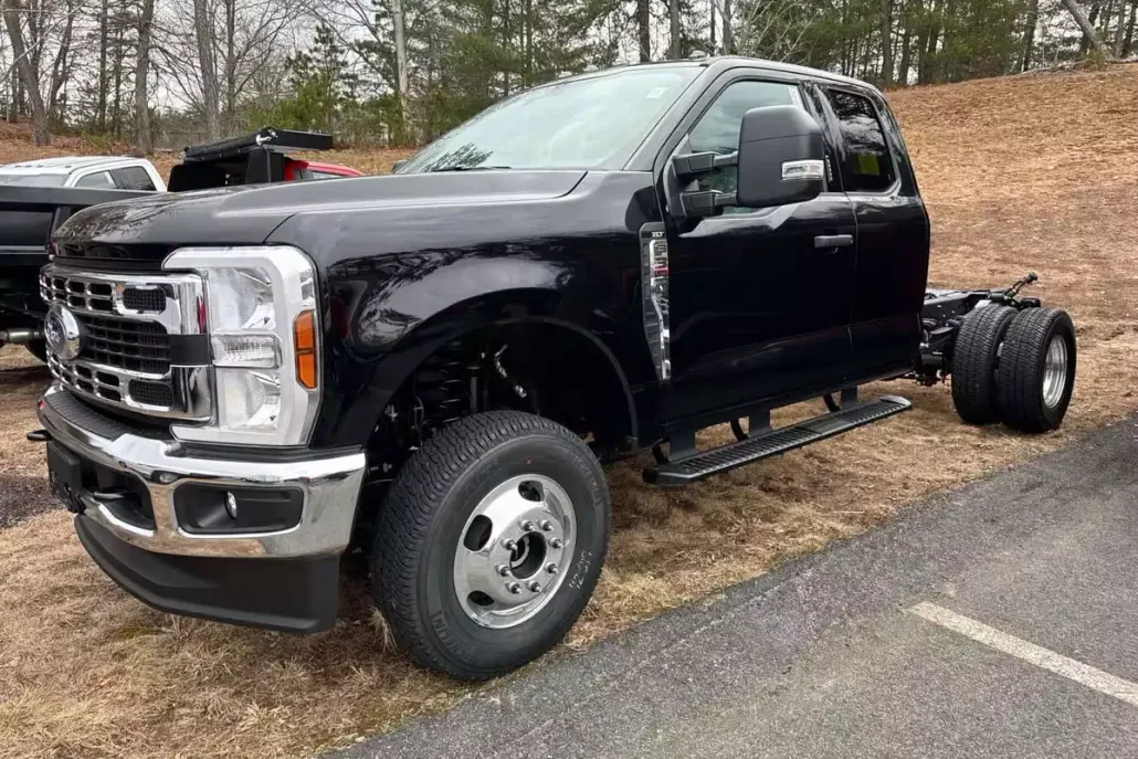 2024 Ford F-350 photo 1