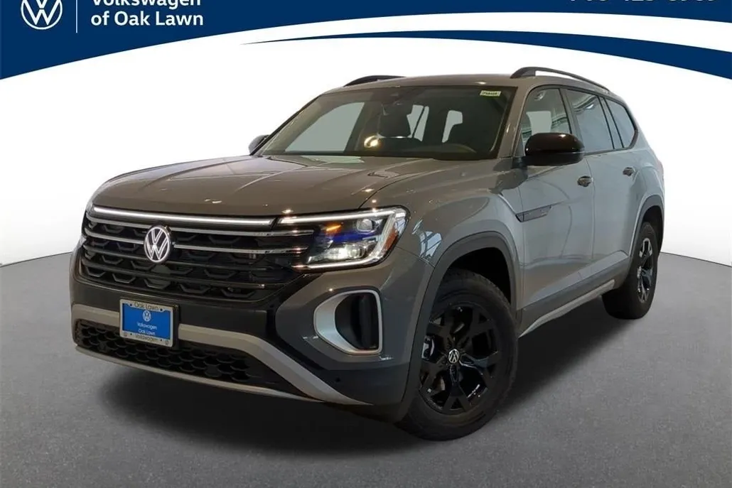 2025 Volkswagen Atlas SE Technology Peak Edition photo 1