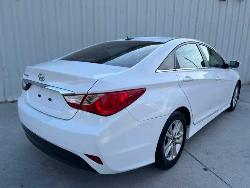 2014 Hyundai Sonata GLS photo 1