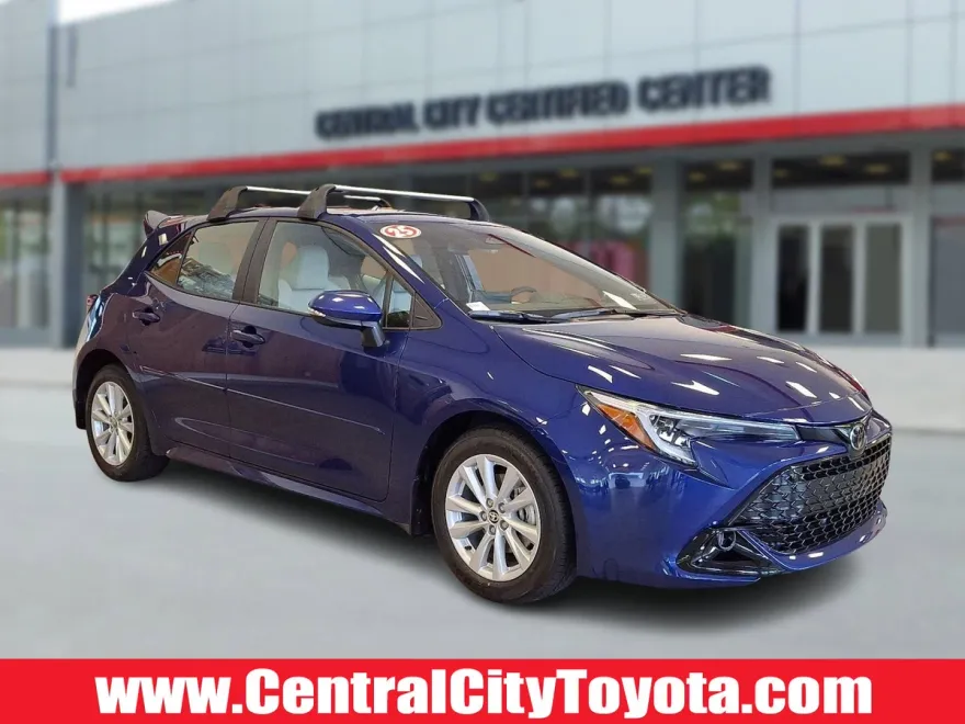 2025 Toyota Corolla SE photo 1