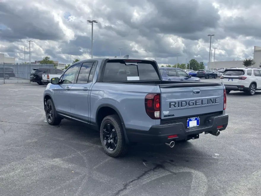 2026 Honda Ridgeline Black Edition photo 1