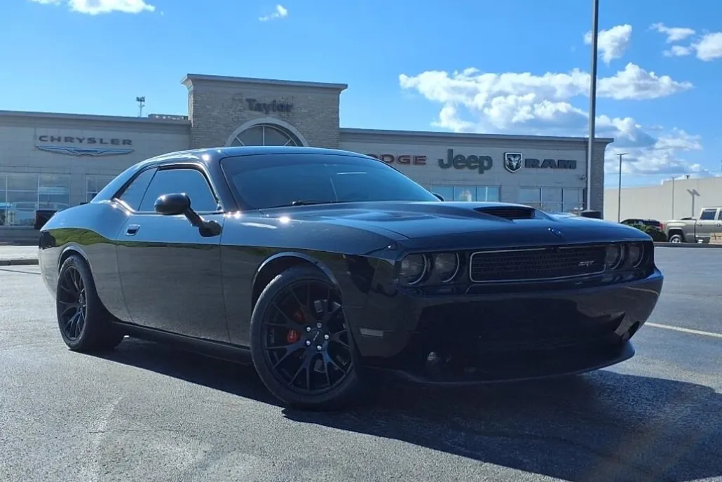 2010 Dodge Challenger SRT8 photo 1