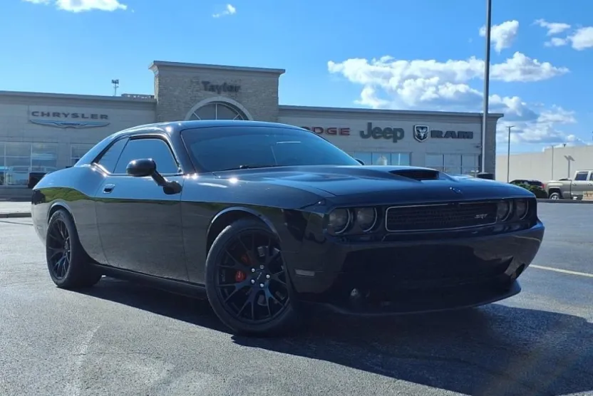 2010 Dodge Challenger SRT8 photo 1