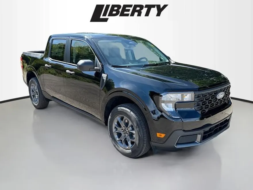 2025 Ford Maverick XLT photo 1